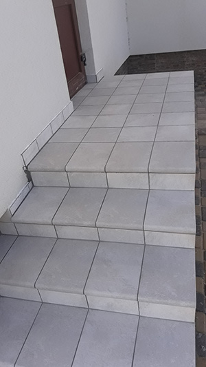 Укладка плитки, ремонт квартир