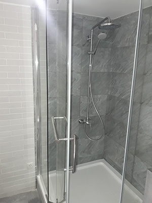 Укладка плитки, ремонт квартир